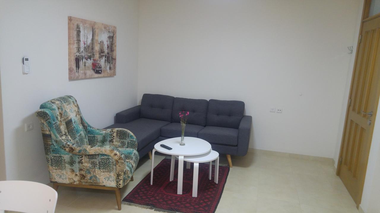 Sabba'S Apartment Kefar Sava Exteriör bild